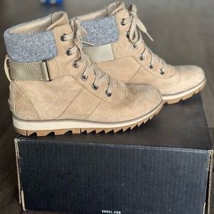 SOREL Harlow Conquest Waterproof Boot in Sandy Tan Size 7.5